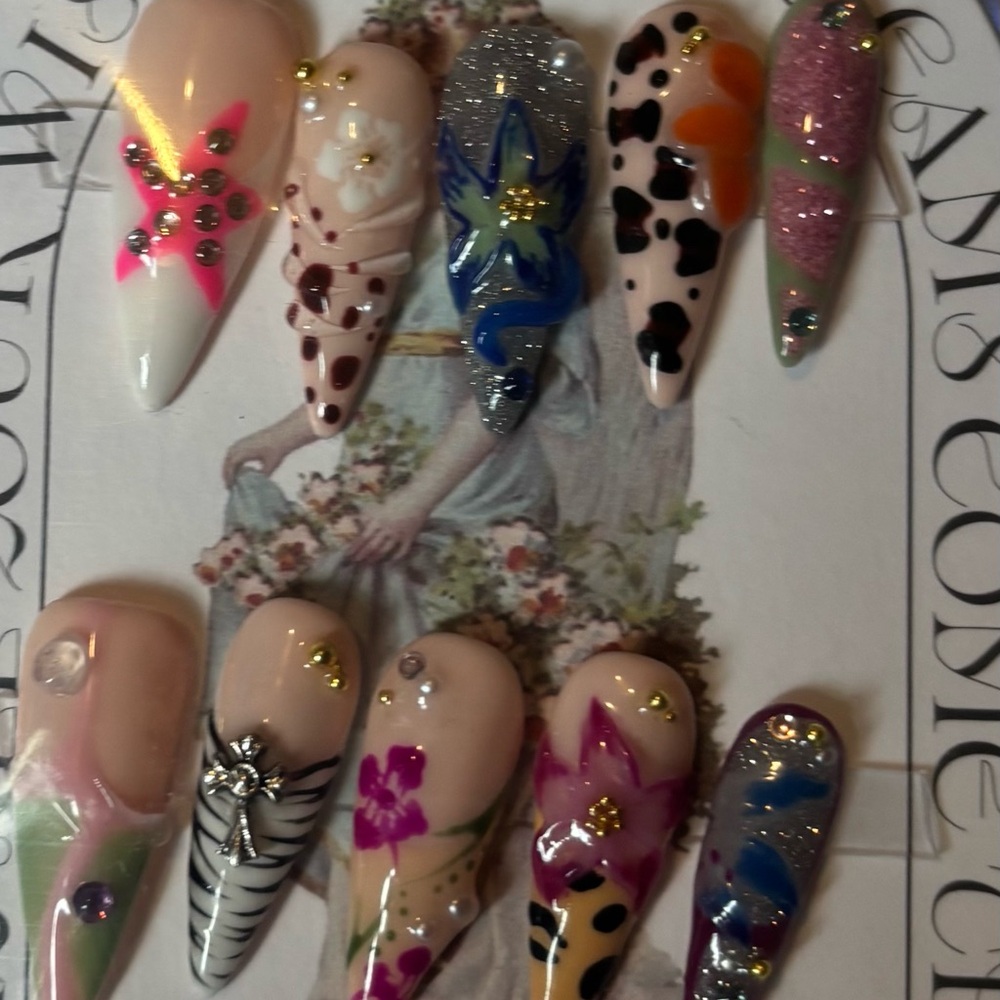 Colorful hand made press on Nail Art Set with Glitter and Floral Designs